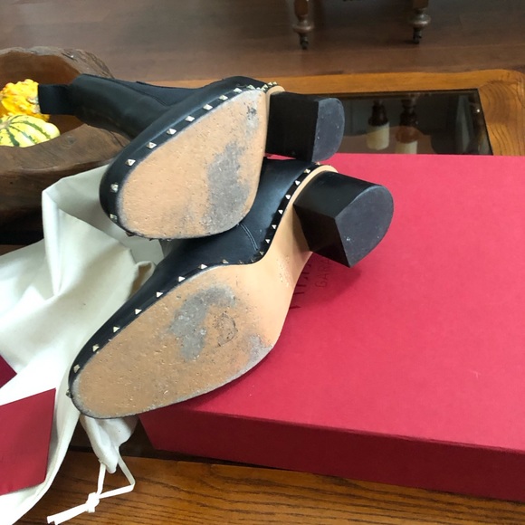 Rockstud Leather Chelsea boots - Picture 4 of 9